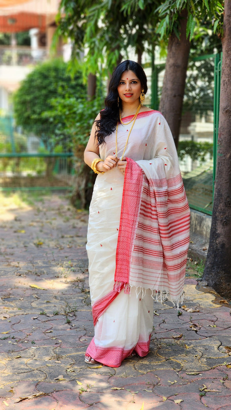 White cotton handloom saree with thin red border