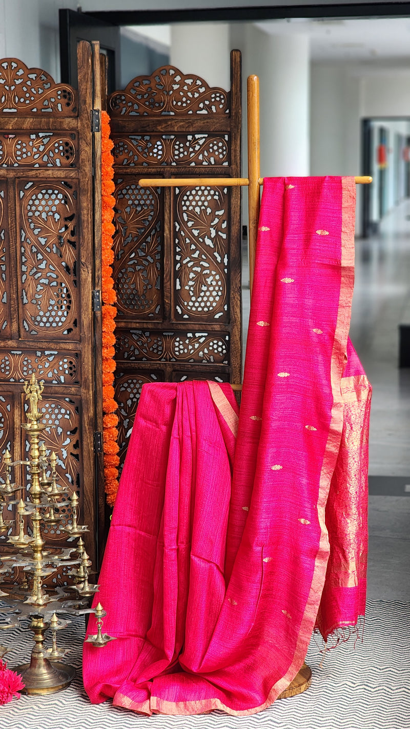 Pink fuchsia matka silk saree with gold zari pallu from RURIethnic Mohana.